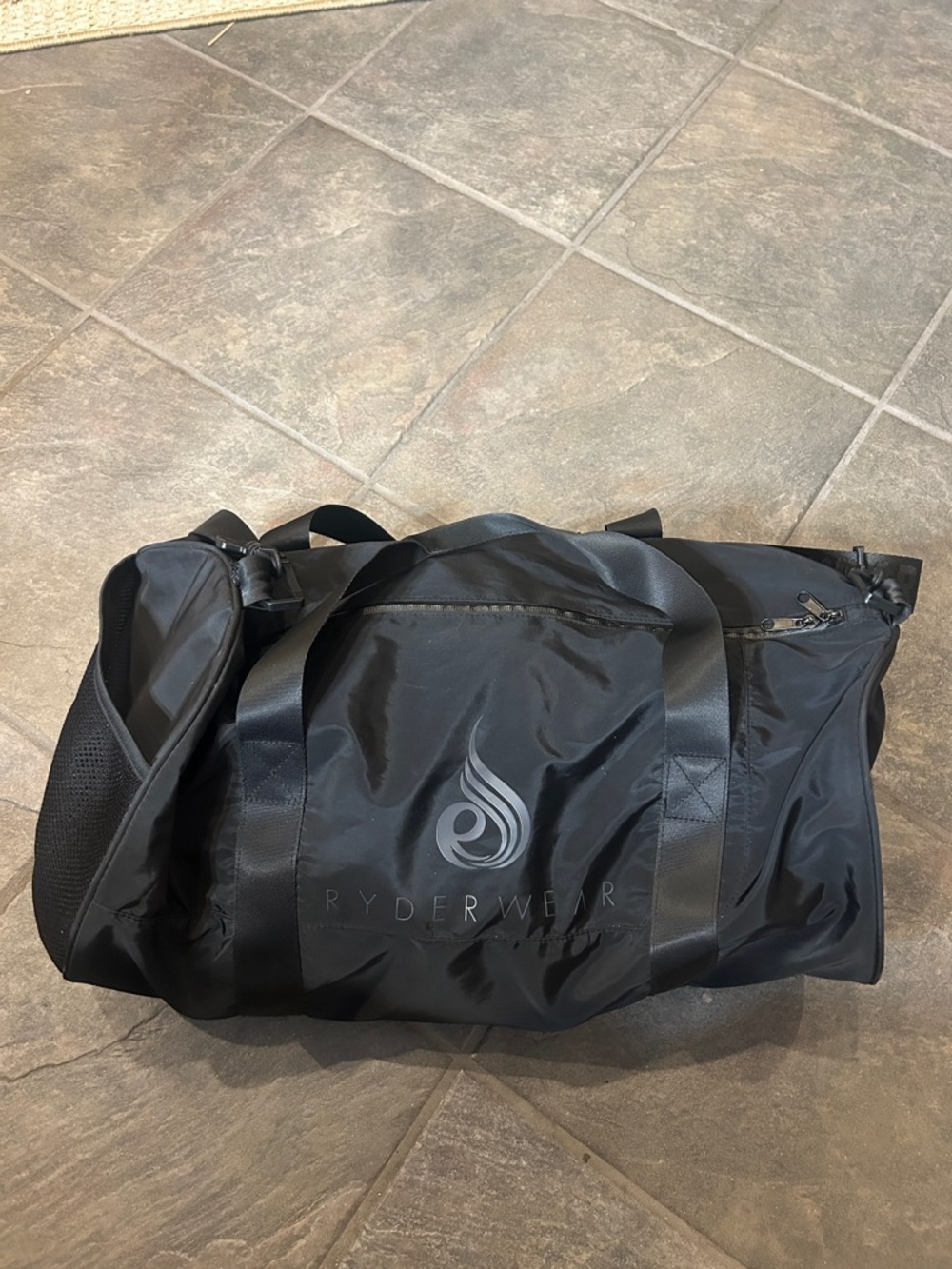 Ryderwear Black Gym Bag detachable shoulder strap. Lightweight